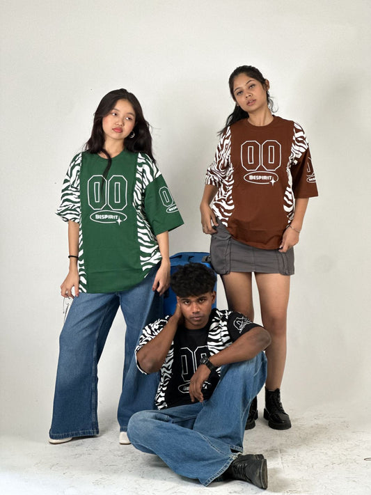 FIVE SLEEVE OVERSEIZED TSHIRT  WITH PRINT