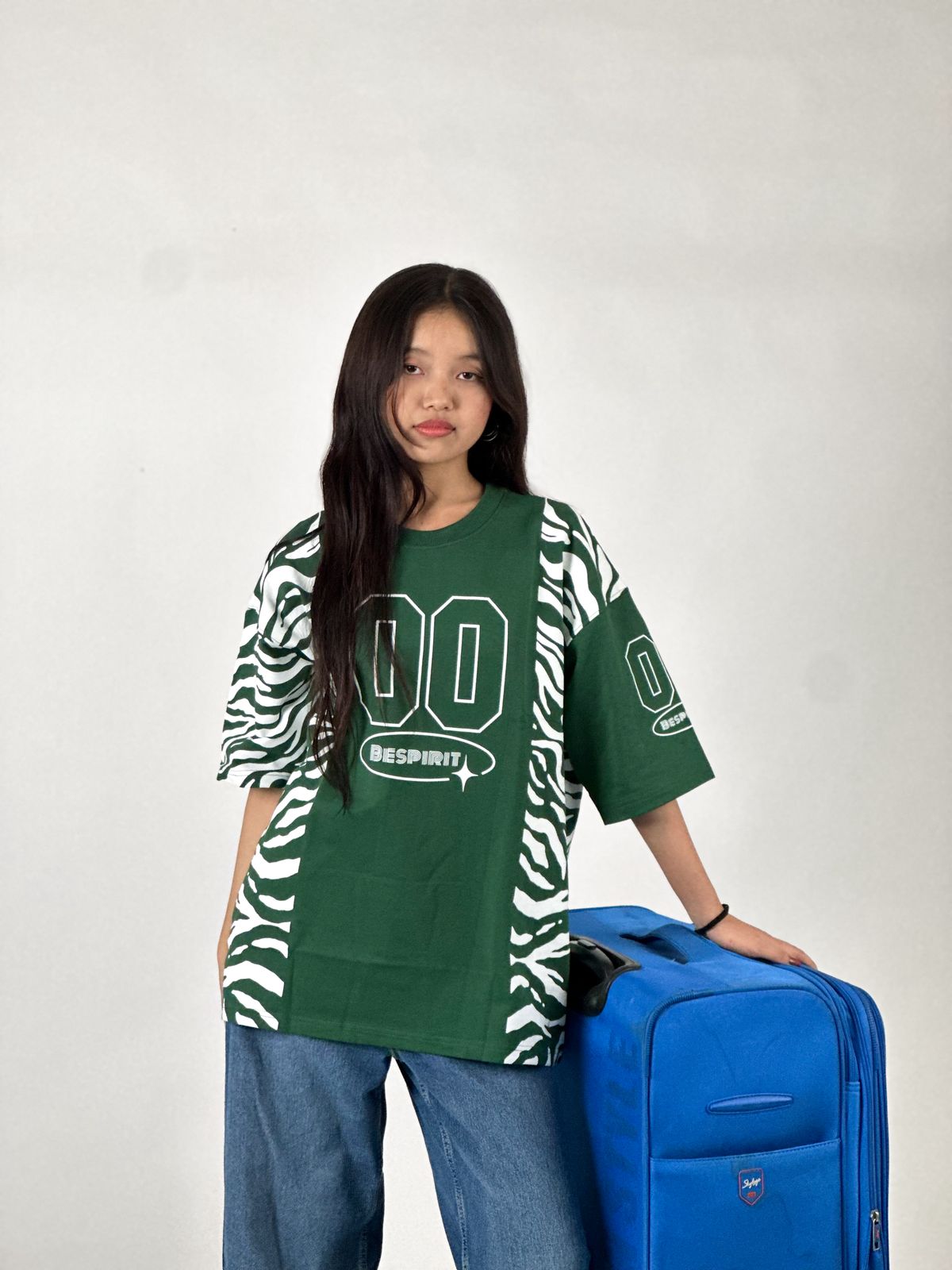 FIVE SLEEVE OVERSEIZED TSHIRT  WITH PRINT