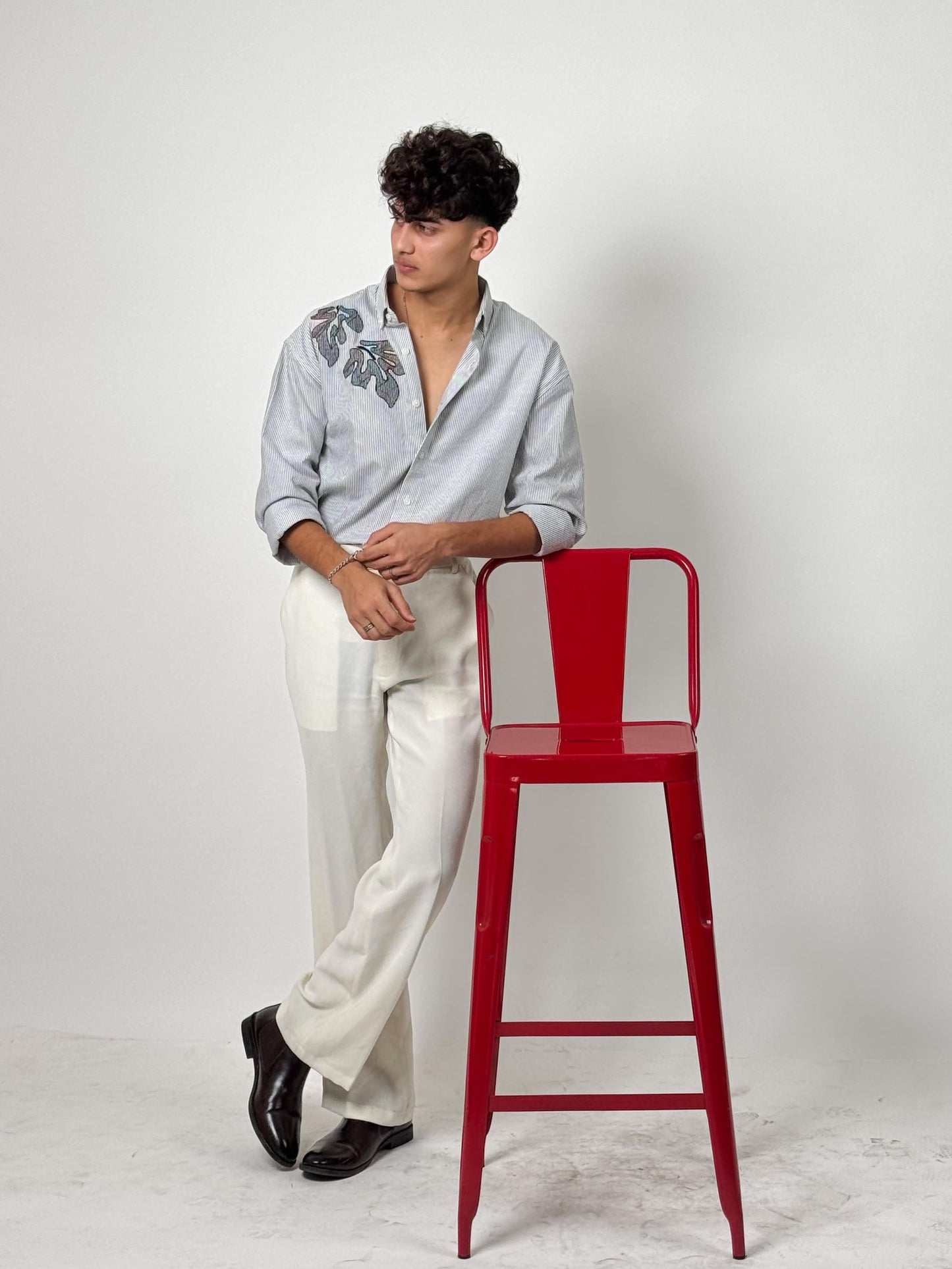Oversiezed stripes shirt with heavy embroidery
