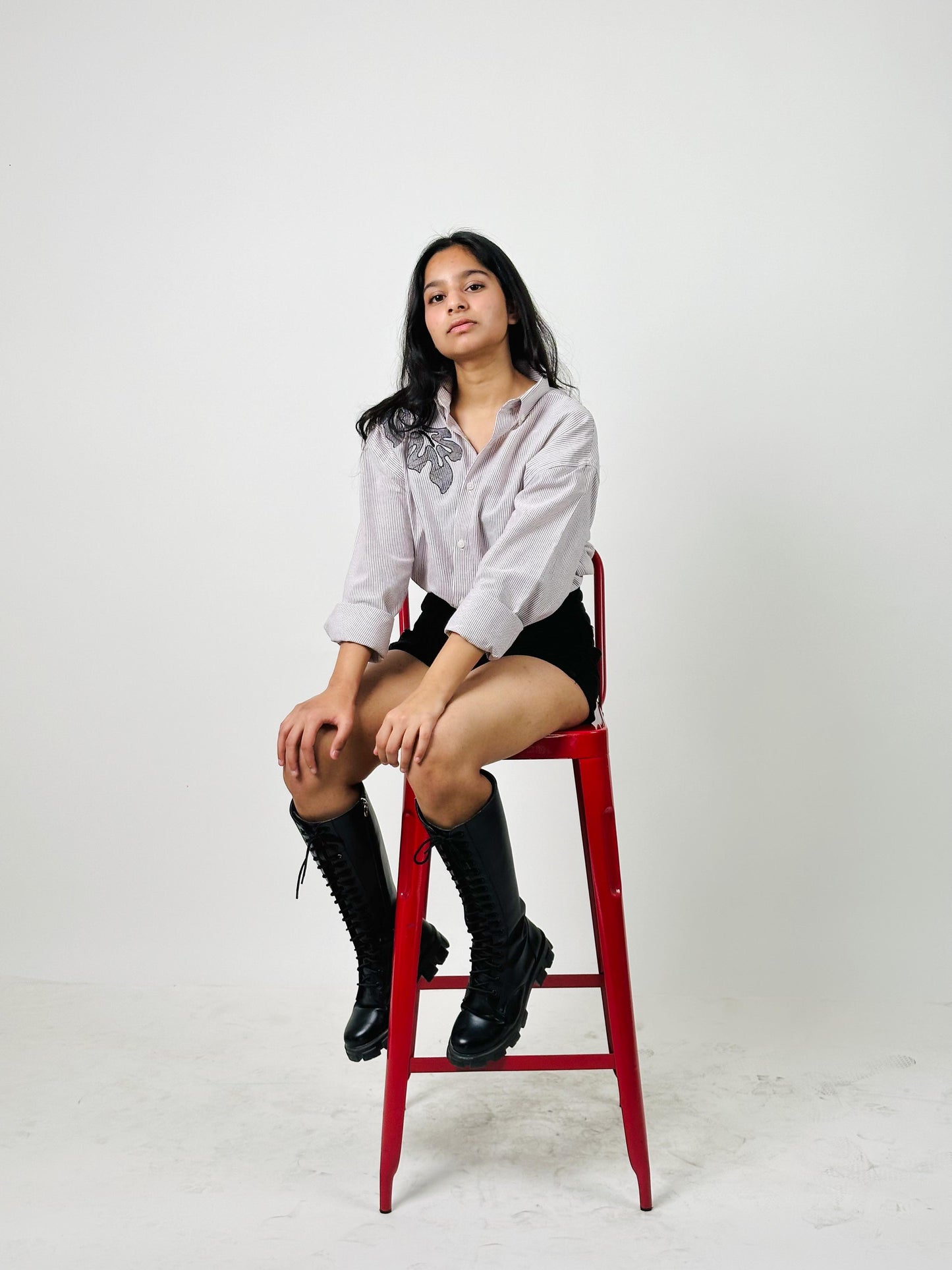 Oversiezed stripes shirt with heavy embroidery