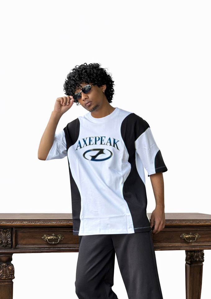 OVERSEIZED TSHIRT WITH CUTTENS AND PRINT