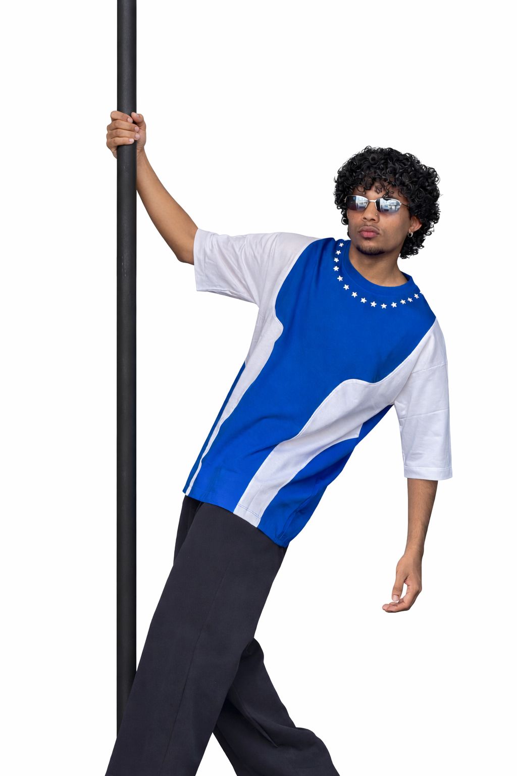 OVERSEIZED TSHIRT WITH CUTTENS AND PRINT